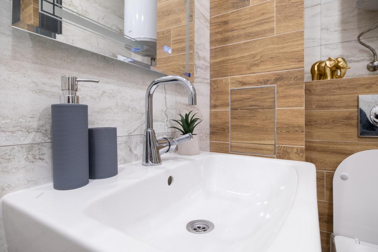 Chic 1Br Apartment With Balcony In Plovdiv Bagian luar foto